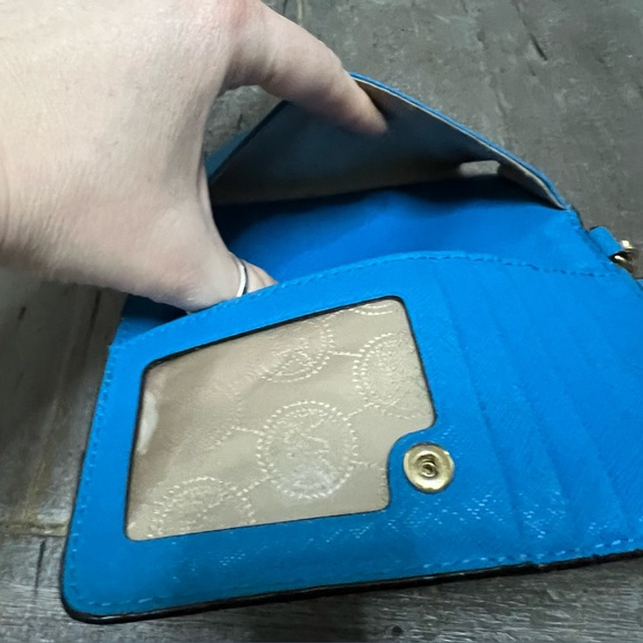 Michael Kors, vibrant blue, smart, phone wristlet- pre-owned - Picture 4 of 9